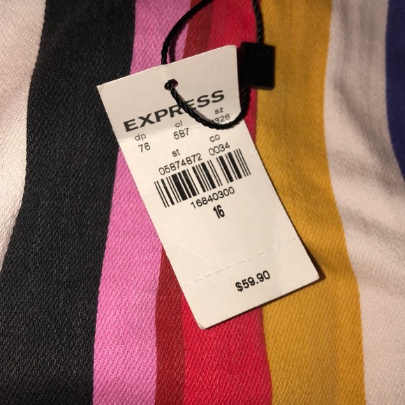 💞 High Rise Shorts - Picture 2 of 5